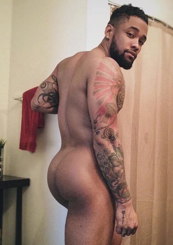 kristuncormier:  dltopnigga69:  dree18:  🔥👑  Damn this nigga sexy as fuck 
