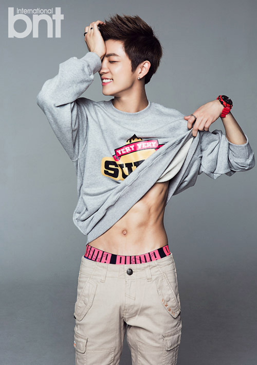 kpopxxx:  I bet he smells like boyfriend material and French vanilla ice cream. 