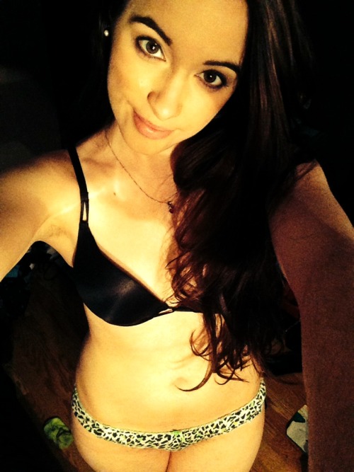 newslutzz: Caitlin Nicole Lee - Lebanon Junction, Kentucky