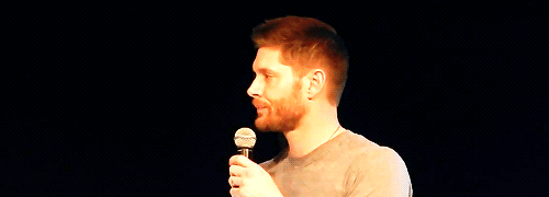 jensenacklesmishacollins: “She knows me well enough!” [x]