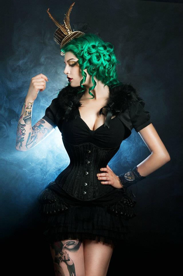 hourglass-silhouette:  Model: Victoria van Violence Corset: Royal Black Couture &amp;