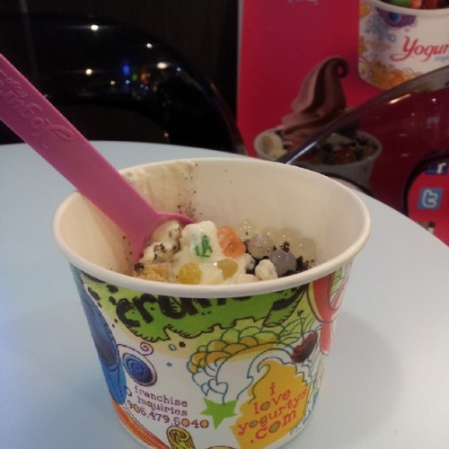 makeawish31: Every night should end with something sweet (at Yogurty’s on the Bloor)