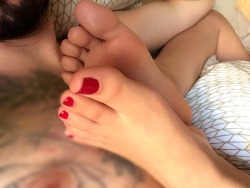 herfeetaresexy:  She just got home from work, I love the way her feet smell after she’s worked all day.