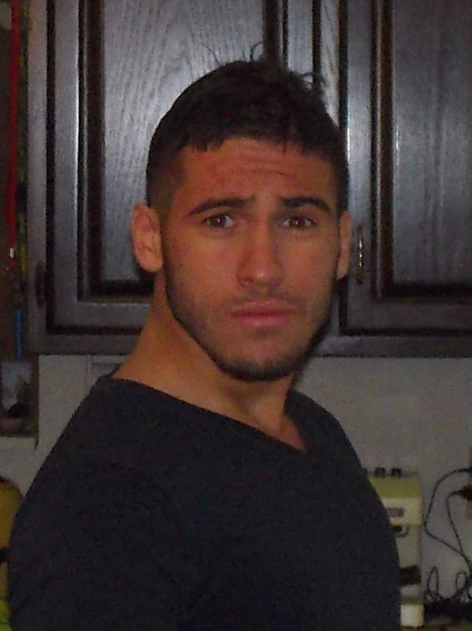 nastyboz:  willwork4wood:  damn. daaaaaaaaaaaaaaaaaaaamn!!!!!!!!!!  Hot str8 guy