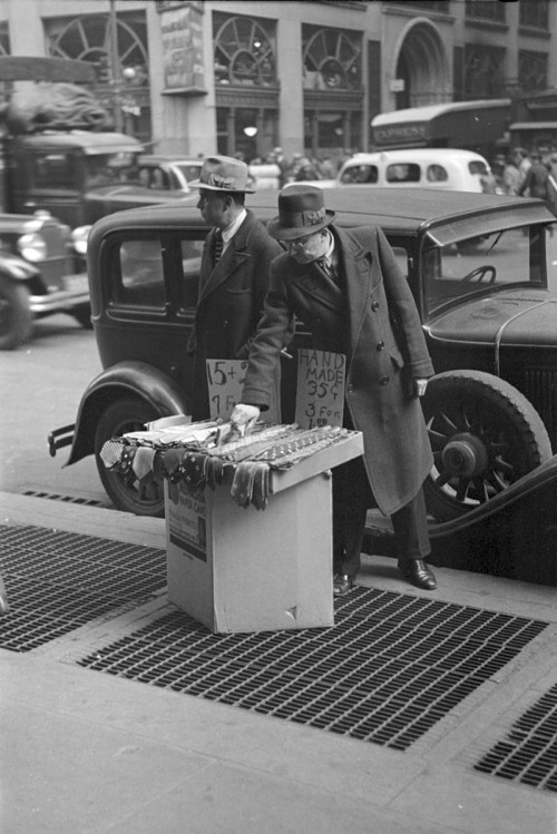 On 7th Avenue near 38th Street, two men peddle neckties, November 1936.Photo: Russell Lee via L