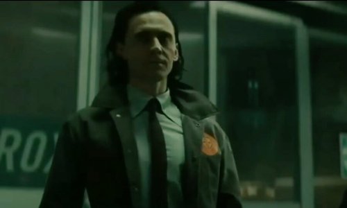 Loki Using His Magic To Dry Himself Off