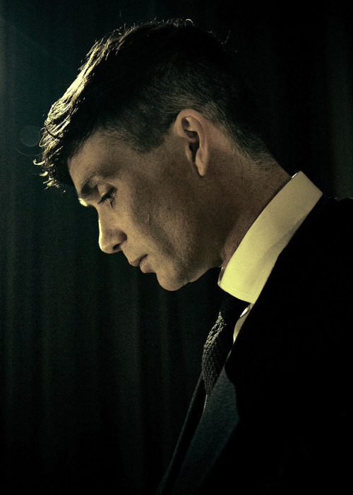 ohfuckyeahcillianmurphy:First still of Cillian Murphy as Tommy Shelby in Peaky Blinders S3 (full siz