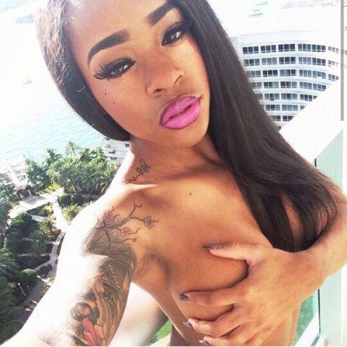 yesnibbles:  Khole TheKomeup mashup – showing off her wigs