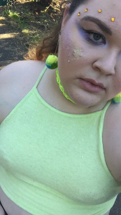 cassadnracain:yeah anyways i love being a lesbian and i love girls. we exist so frankly @staff fuck 