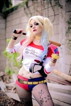 cosplayandgeekstuff:    LA ALQUIMISTA DE ACERO  (Argentina) as Harley Quinn. Photos by:   Photographes Sans Frontieres   
