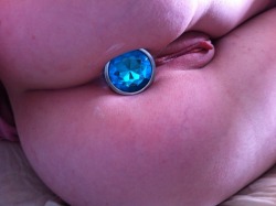 snowflakewhore:  Large princess plug. Slightly hurts, but i like it :) 