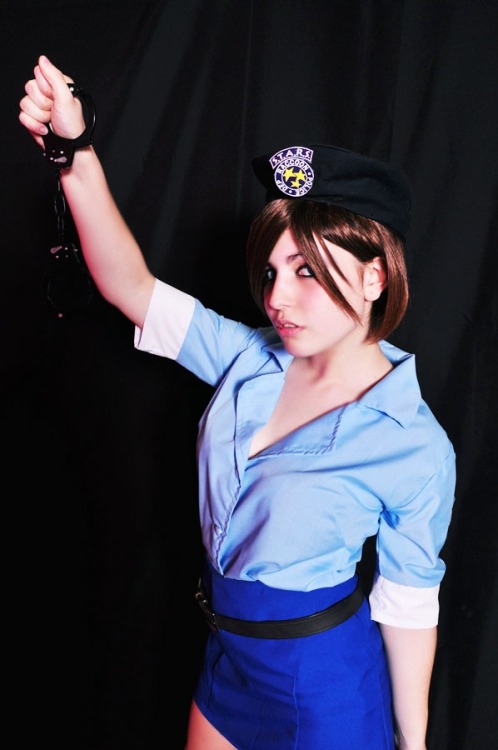 xcrow-woman:  My cosplay of Jill Valentine. I really love her and Resident Evil Saga ♥Cosplayer Photos and Page: https://www.facebook.com/pages/Agustina-Sol/482498998427380 -> Like and Visit :)