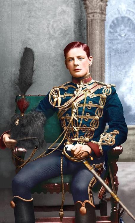 Young Winston Churchill in British Army Fourth Hussars uniform, 1895 .