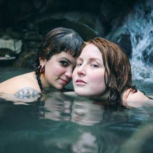 Kriket and Kaianne, Terwilliger Hot Springs, Oregon, 2009ish