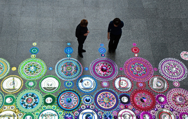 odditiesoflife:  Incredible Kaleidoscopic 3D Floor Art Dutch artist Suzan Drummen