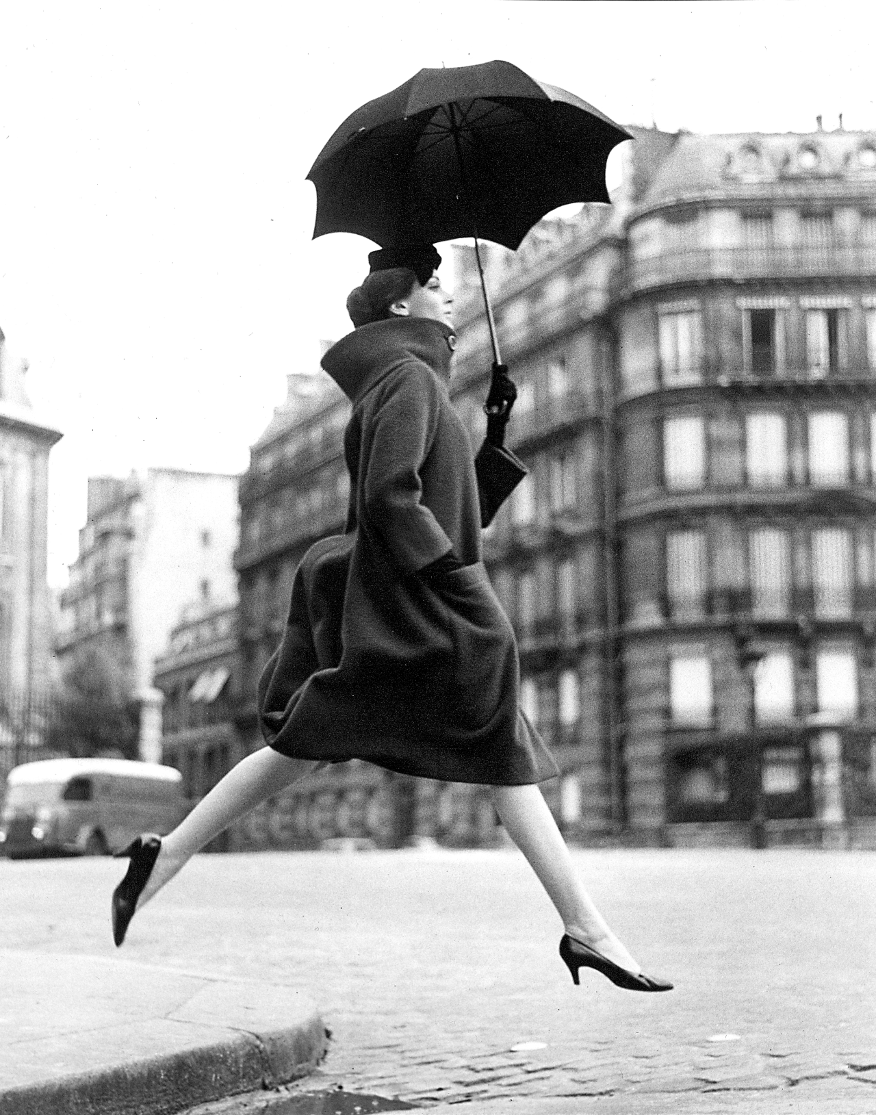 onlyoldphotography:  Richard Avedon: Carmen (Homage to Munkasci), Coat by Cardin,