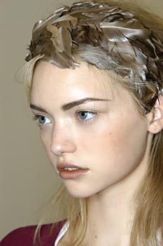 gemmawardfanclub:  Gemma Ward backstage at Miu Miu SS 2004 