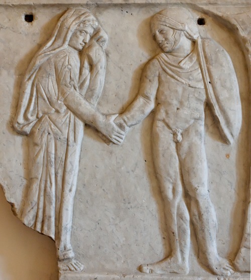 lionofchaeronea:Jason and Medea solemnize their marriage with a joining of hands (dextrarum iunctio)
