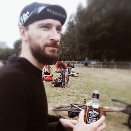 #BlackSabbath gig with @motorreeen a #punk and good ol’ #JackDaniels #bncc #fixedgear #trackbi