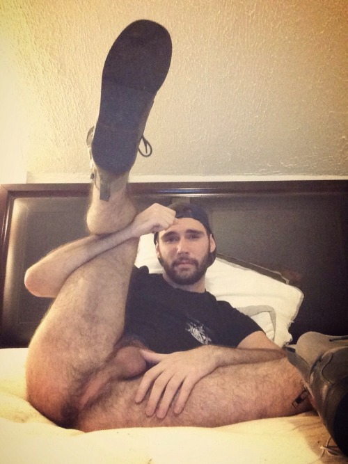 the-iant:  Anyone wanna fuck with me? ;)  Follow my Instagram @ Anthardie