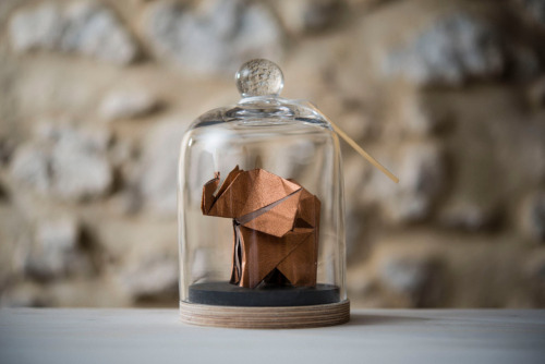 bestof-etsy:Elegant Origami Sculptures by Floriane Touitou Parisian boutique FlorigamiShop features stunning and elegant animal origami sculptures by artist Floriane Touitou. Since 2014, Touitou has been constructing handmade unicorns, dragons, and