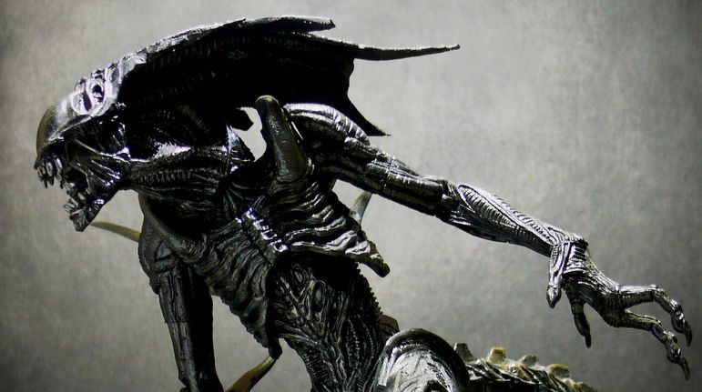 machineraptor:  Aliens &lt;3 