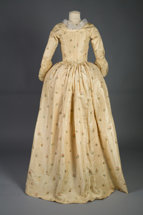 Robe à l’anglaise, 1789From the Maryland Center for History and Culture