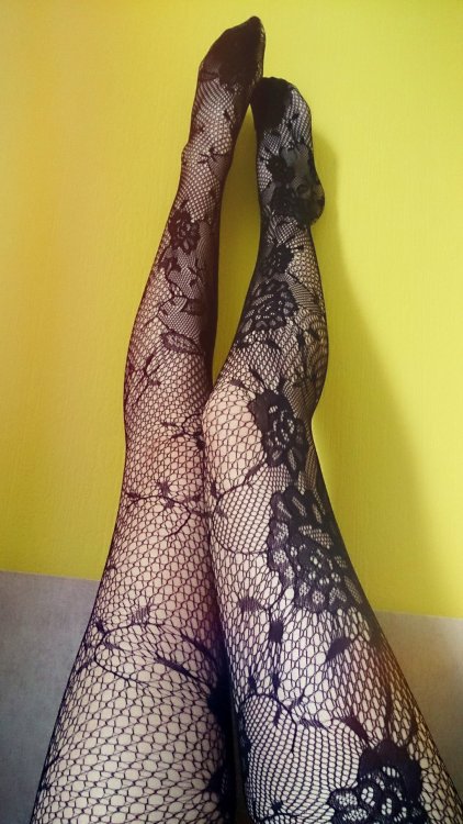 MissKittin2:You asked me to post tights..enjoy! ^^Sexy woman flashing legs in black floral pantyhose