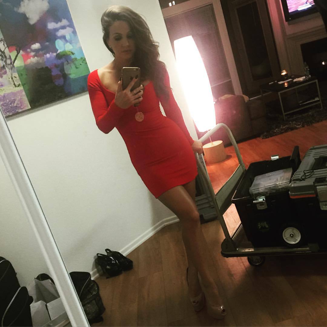 Abigail Mac