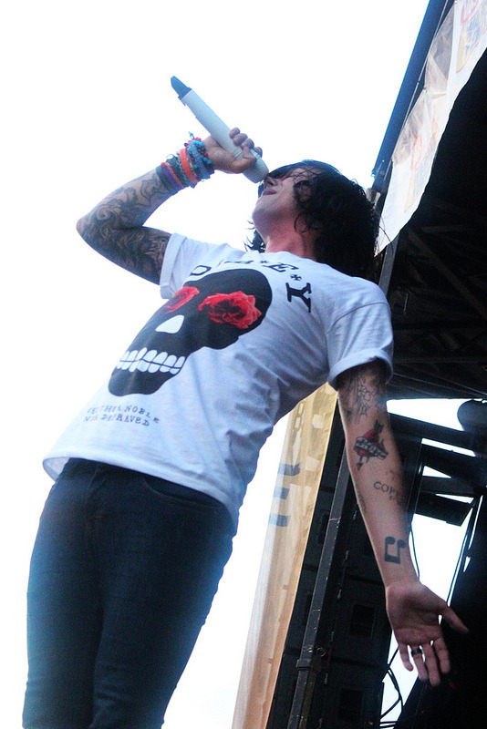 grinned:  Sleeping With Sirens by allegra-louise on Flickr.