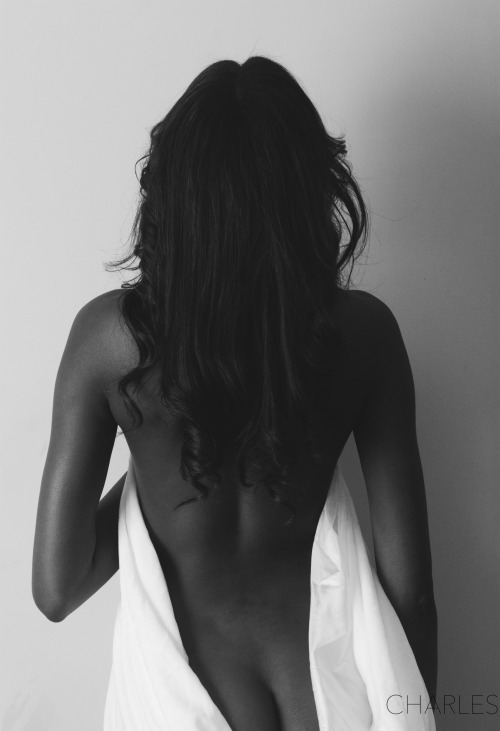 lasergunsandcongodrums:  Hey Mona Lisa, come home. You know you can’t roam without Caesearphotography by Spencer Charles