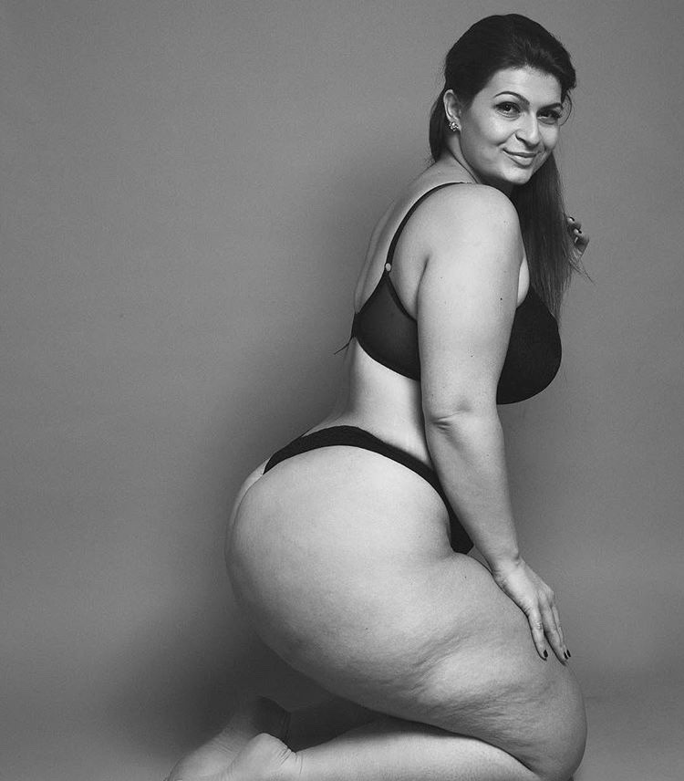 my-thick-pics:  Ioana Chiro