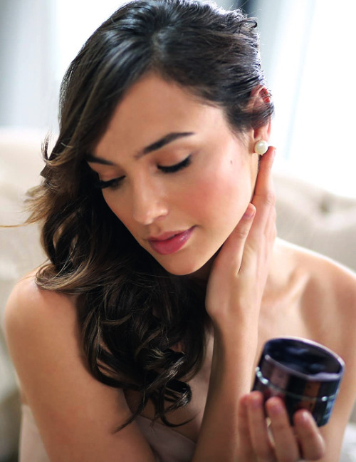 galgadotsource:Gal Gadot photographed for Vine Vera, 2013