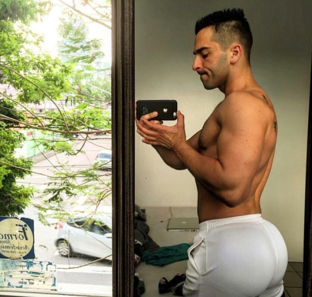 theexposeyourselfera:  Yes please. 