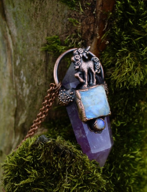 ✨ Unicorn pendant with amethyst, rainbow moonstone &amp; opal✨ Also get 10% off when you purchase 2