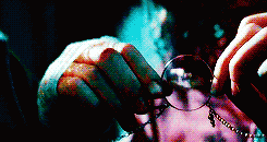 bahtmun:  Harry Potter Challenge: Magical Objects 