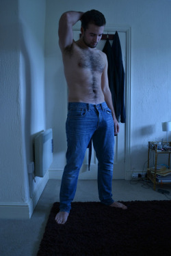 walkinghardon:  bored and horny?  come show us:http://www.walkinghardon.tumblr.com/submit