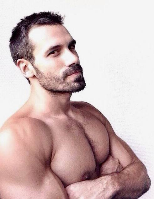 malearmpits:  Adorbs! I want him inside me!