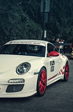 dreamer-garage:  Porsche GT3 RS 