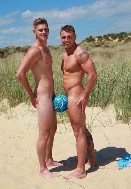 fairwarningmen:  Follow fairwarningmen  The guy on the right was on English lads porn site. His name escapes me sadly