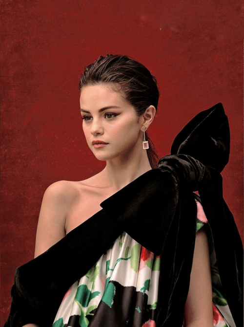 glamoroussource:Selena Gomez for Vogue Mexico by Dario Calmese December 2020