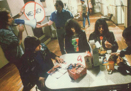 onlytheyoungdieyoung:  Ramones shooting the video for I Wanna Be Sedated. 