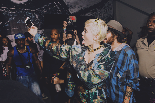 It's Miley bitch!