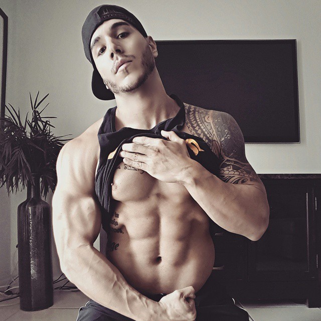 lumbrjax:  Instagram user @alanvaldezfitness http://ift.tt/1kex069