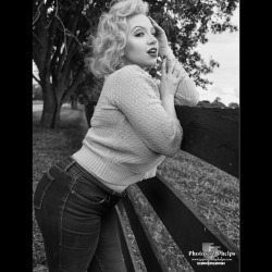 As always a fun adventure of photography and conversation with Lolita @la.la.lolita Enjoy! #honormycurves #retro #blonde #showingout #lolitamarie #marilynmonroe #photography #photosbyphelps #maryland #dmv #sky #50s Photos By Phelps IG: @photosbyphelps