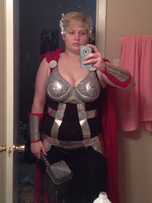 chlorogirl:  Final outfit check for my Thor cosplay. HOT comic con is next weekend, just a few finishing touches and I’m ready 😉😚