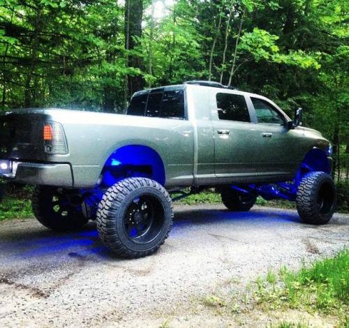 cummins-trucks:  Trucks with under glow though ;)