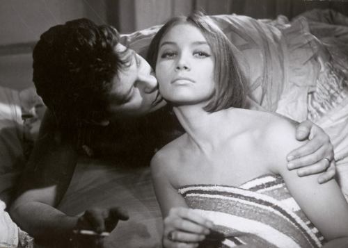 polish-actresses:Pola Raksa and Zbigniew Cybulski in Ich dzień powszedni, 1963.