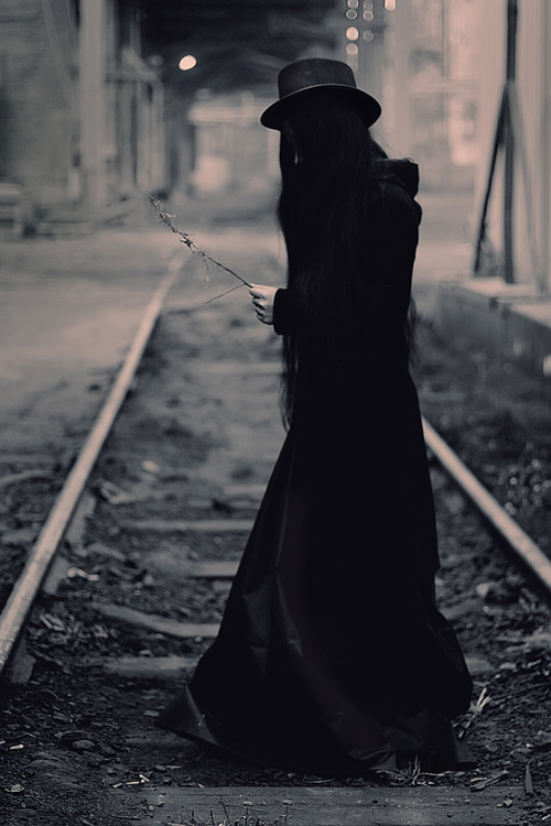 dark-beauties:  Dark beauty http://dark-beauties.tumblr.com/