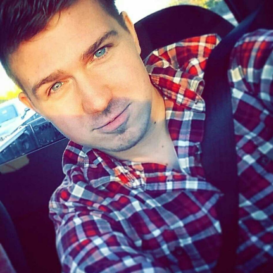 silentcar-radio:  slytherin-stud:  mrpcakes needs to just stop it right now  Smize